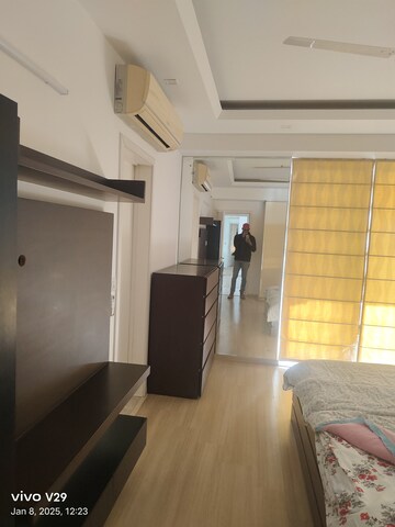 Living Room in 4 BHK Apartment at DLF Park Place, Sector 54 – for Rent