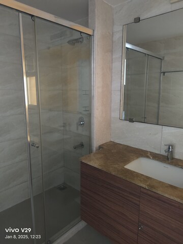 Bathroom in 4 BHK Apartment at DLF Park Place, Sector 54 – for Rent