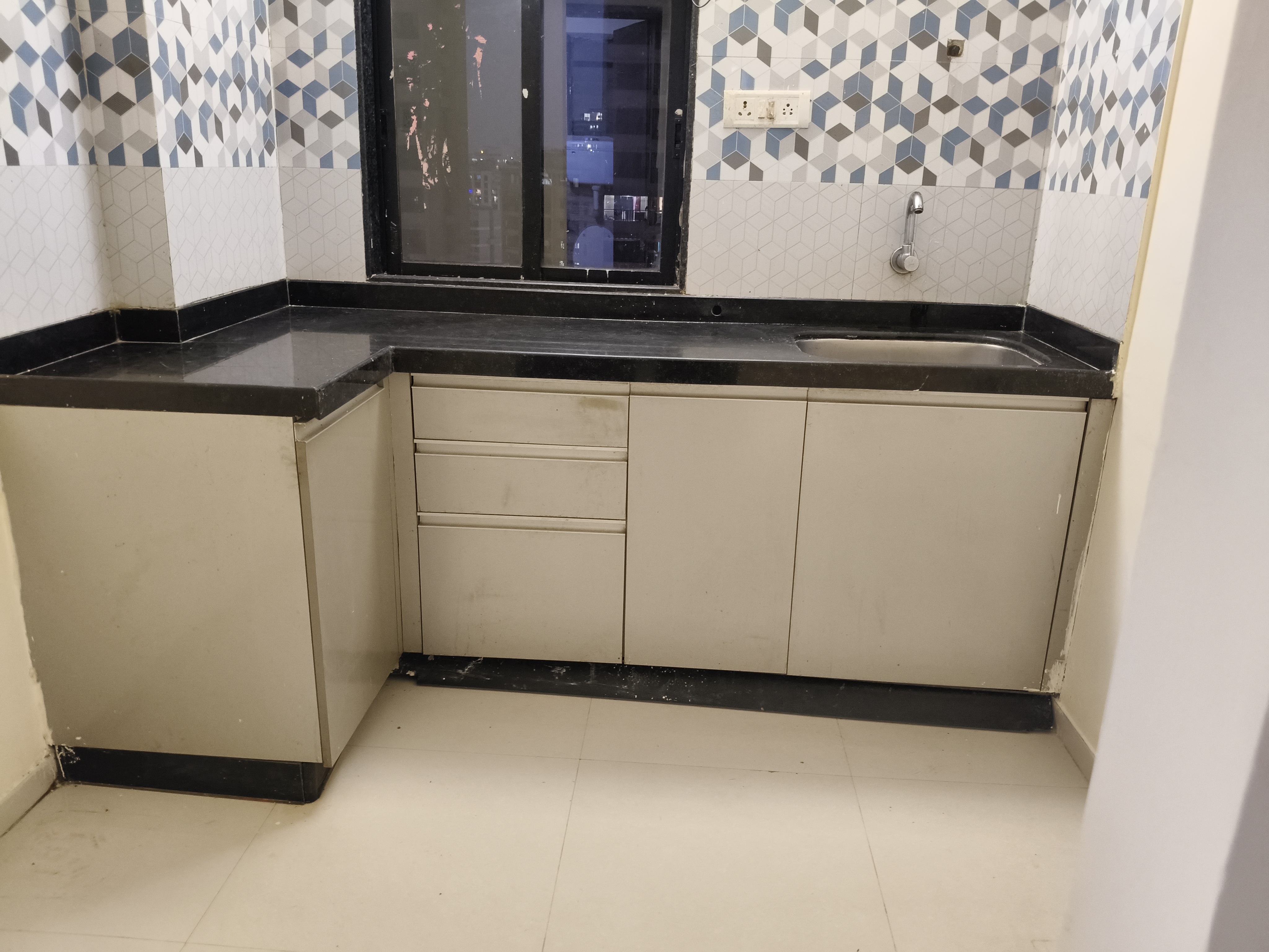 1 BHK Apartment For Sale in Raunak City