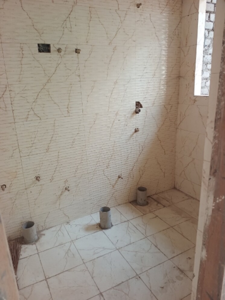 Attached Bathroom, earthcon-casa-grande-ii 3.5 Bedroom 1965 Sq.Ft. Apartment In Chi V Greater Noida Greater Noida 8052313