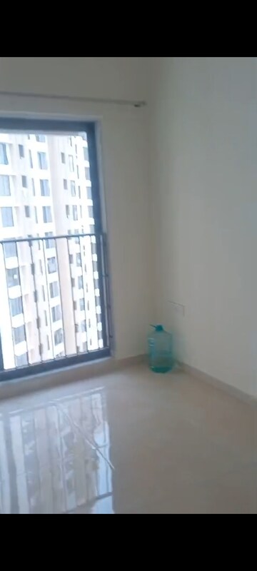 Room in 3 BHK Apartment at Sunteck Maxxworld, Naigaon East – for Sale