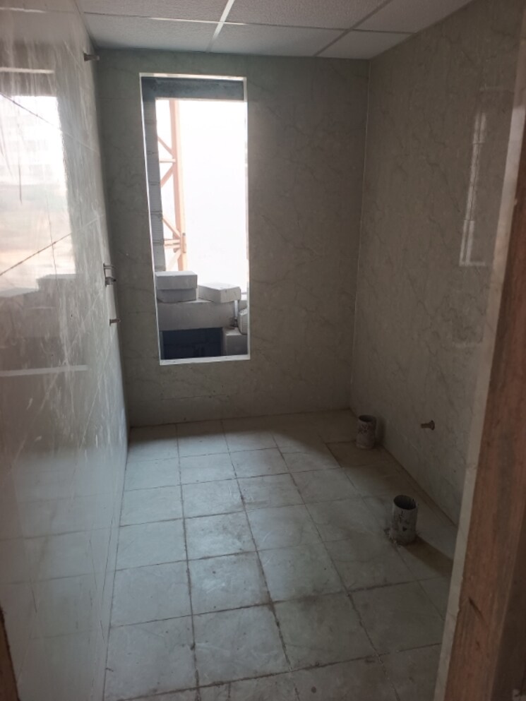 Attached Bathroom, earthcon-casa-grande-ii 3.5 Bedroom 1965 Sq.Ft. Apartment In Chi V Greater Noida Greater Noida 8052313