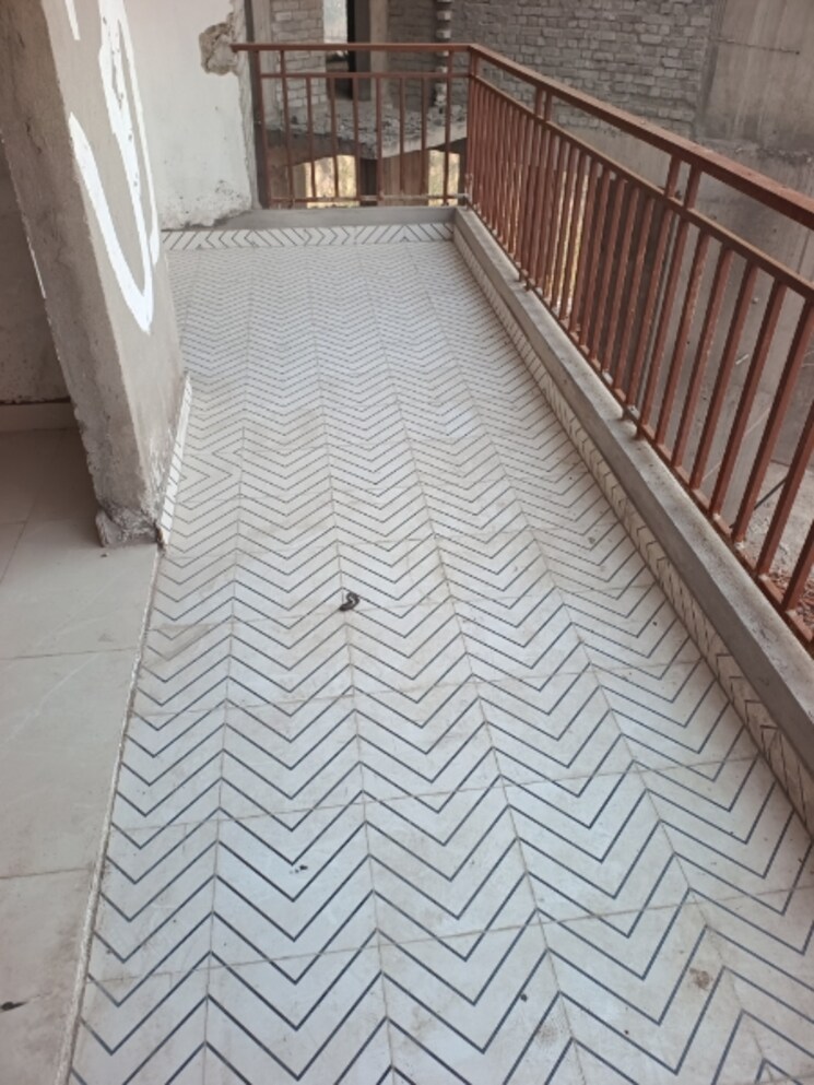 Balcony, earthcon-casa-grande-ii 3.5 Bedroom 1965 Sq.Ft. Apartment In Chi V Greater Noida Greater Noida 8052313