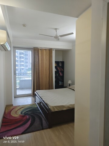 Living Room in 4 BHK Apartment at DLF The Belaire, Sector 54 – for Rent