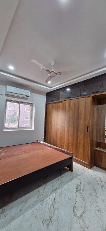 Bedroom in 3 BHK Builder Floor at Kondapur – for Rent