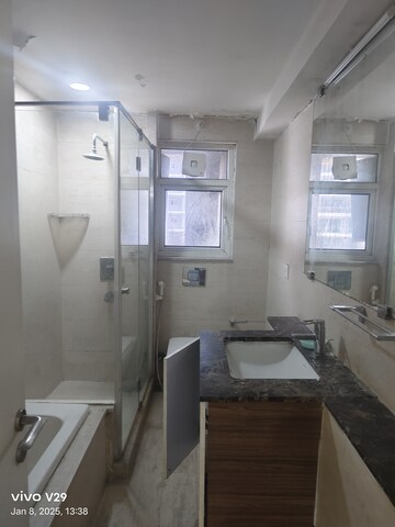 Master Bedroom in 4 BHK Apartment at DLF The Belaire, Sector 54 – for Rent