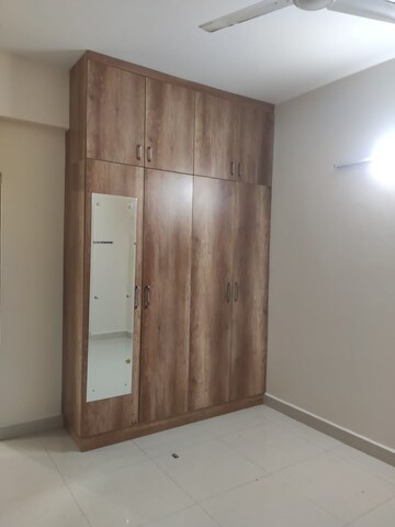 Room in 2 BHK Builder Floor at Kondapur – for Rent