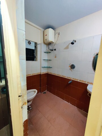 Bathroom in 3 BHK Apartment at Vandana Flora, Hsr Layout – for Sale