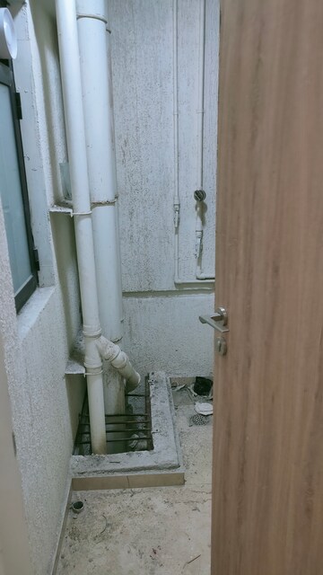Bathroom in 2 BHK Apartment at Dosti Eastern Bay, Wadala – for Rent