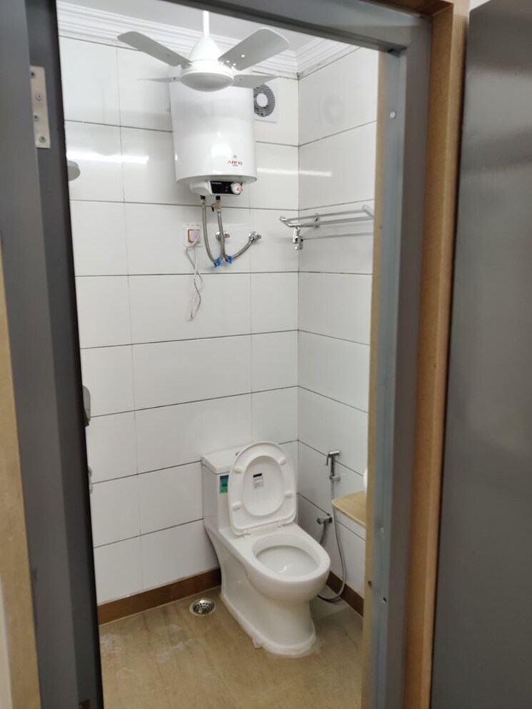 Bathroom, chattarpur 1 Bedroom 900 Sq.Ft. Builder Floor In Chattarpur Delhi 7428228