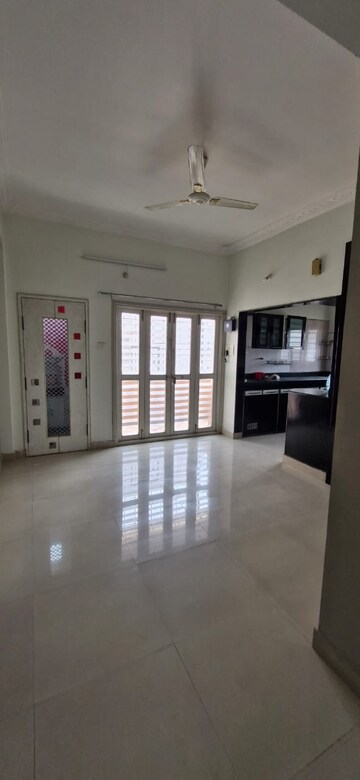 Room in 2 BHK Builder Floor at Kondapur – for Rent
