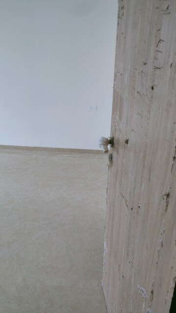 Room in 2 BHK Apartment at Dosti Eastern Bay, Wadala – for Rent
