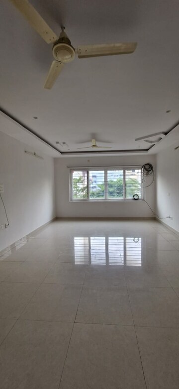 Room in 3 BHK Builder Floor at Kondapur – for Rent