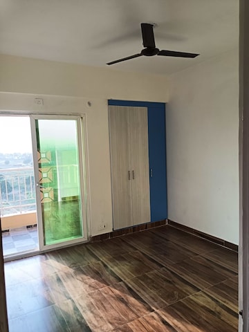Room in 3 BHK Apartment at High End Paradise II, Raj Nagar Extension – for Rent