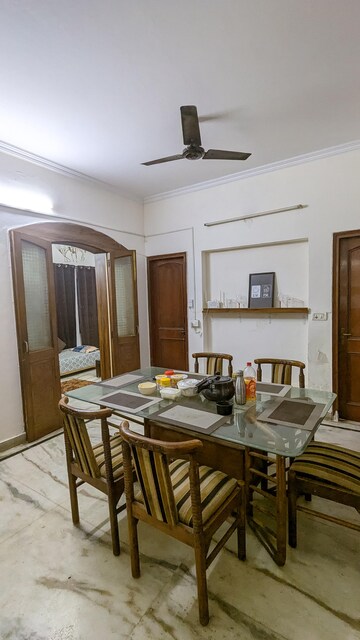 Bedroom in 3 BHK Builder Floor at Sector 23 – for Rent