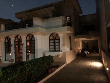  4 BHK Villa at Sector 1 – for Rent