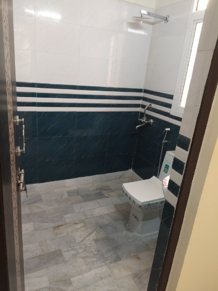 Balcony, gyan khand 2 Bedroom 80 Sq.Mt. Apartment In Gyan Khand Ghaziabad 8052528