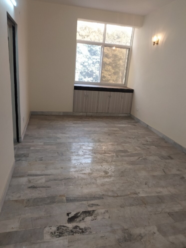 Room, gyan khand 2 Bedroom 80 Sq.Mt. Apartment In Gyan Khand Ghaziabad 8052528