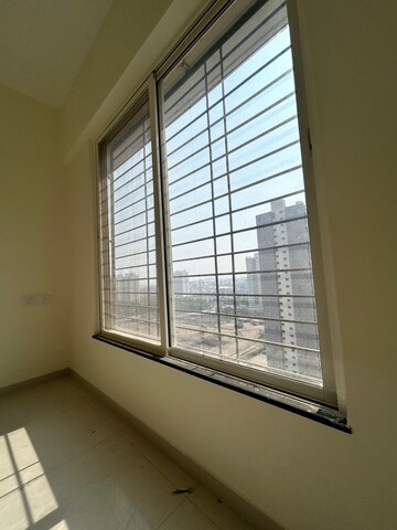 Room in 2 BHK Apartment at Kolte Patil Life Republic, Hinjewadi – for Rent