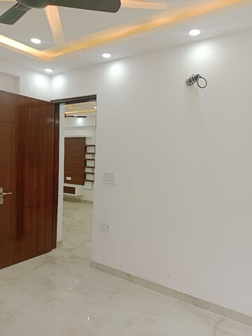 Room in 4 BHK Apartment at Sector 22 Dwarka – for Sale