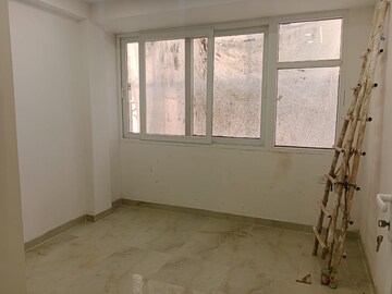 Room in 4 BHK Apartment at Sector 22 Dwarka – for Sale