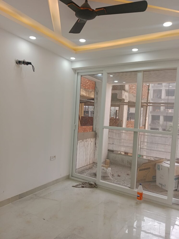 Room, sector 22 dwarka 4 Bedroom 2200 Sq.Ft. Apartment In Sector 22 Dwarka Delhi 8052587