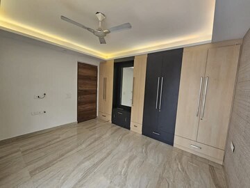 Room in 3 BHK Apartment at Ireo Skyon, Sector 60 – for Sale