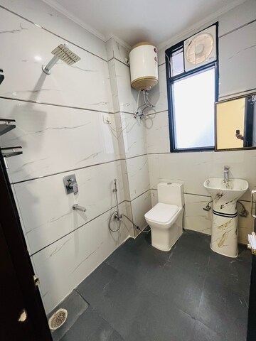 Team Area in 1 BHK Builder Floor at DLF City Court, Sector 24 – for Rent