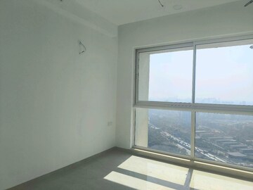 Room in 4 BHK Apartment at Aurum Q Residences, Ghansoli – for Rent