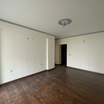 Room in 4 BHK Apartment at Cosmos Express 99, Gopalpur – for Sale