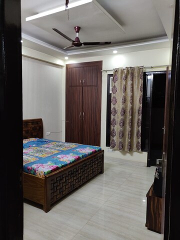 Bedroom in 3 BHK Builder Floor at Sector 45 – for Rent