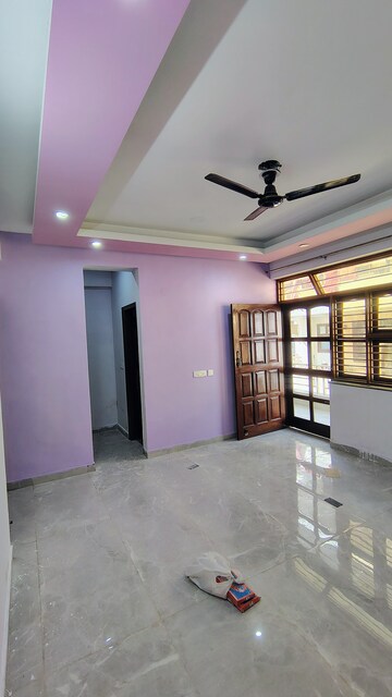 Room in 2 BHK Builder Floor at RWA Residential Society Sector 46, Sector 46 – for Rent