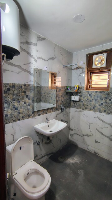 Master Bedroom in 2 BHK Builder Floor at RWA Residential Society Sector 46, Sector 46 – for Rent