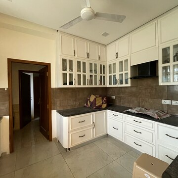 Kitchen in 4 BHK Builder Floor at BPTP Amstoria, Sector 102 – for Rent