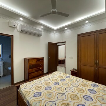 Bedroom in 4 BHK Builder Floor at BPTP Amstoria, Sector 102 – for Rent