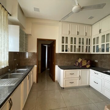 Kitchen in 4 BHK Builder Floor at BPTP Amstoria, Sector 102 – for Rent