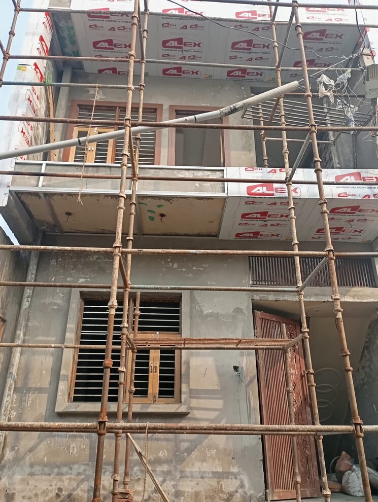 Exterior View, new-friends-colony 3 Bedroom 100 Sq.Yd. Independent House In Sanjay Nagar Ghaziabad 8052852