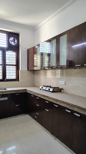 Kitchen in 2 BHK Builder Floor at M3M Atrium, Sector 57 – for Rent