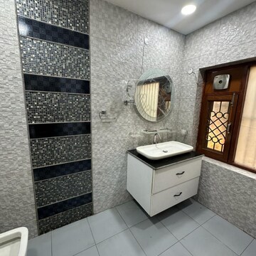Bathroom in 5 BHK Independent House at RWA Apartments Sector 27, Sector 27 – for Sale