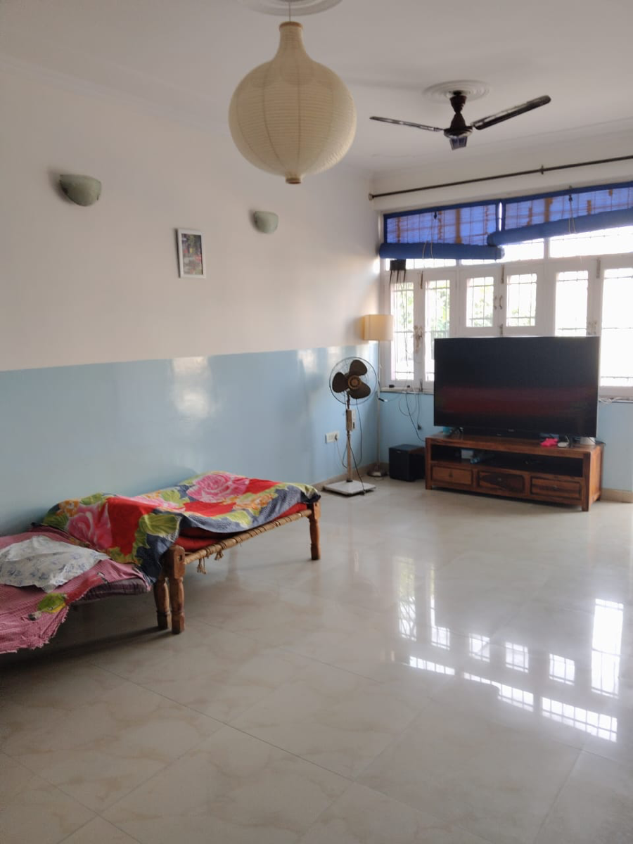 6+ BHK + Pooja Room,Servant Room Independent House For Sale in RWA Apartments Sector 19