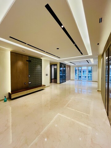 Room in 4 BHK Builder Floor at SS Southend Floors, South City 2 – for Sale