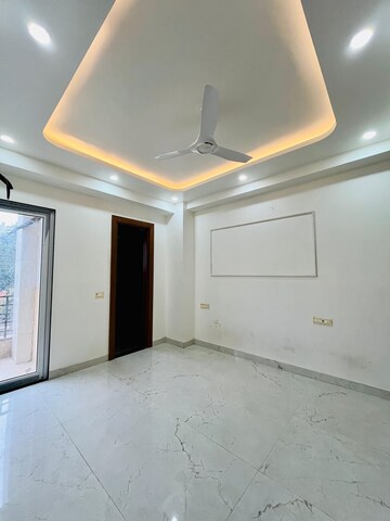 Room in 3 BHK Builder Floor at Sushant Lok 2, Sector 57 – for Sale