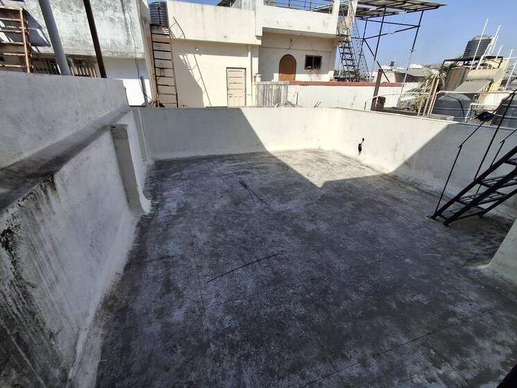 Terrace, adajan 4 Bedroom 4000 Sq.Ft. Independent House In Adajan Surat 8053017