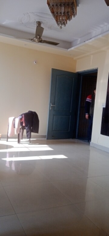 Furnished Amenities in 2 BHK Apartment at Gardenia Golf City, Sector 75 – for Sale