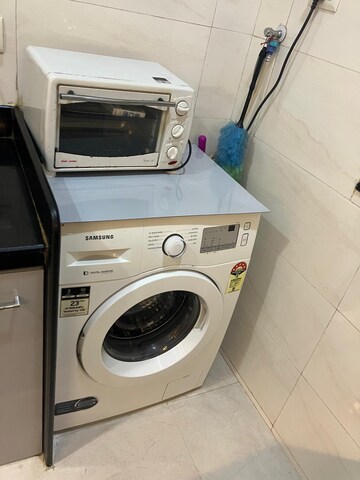 Furnished Amenities in 1 BHK Apartment at Sheth Vasant Oasis, Andheri East – for Rent