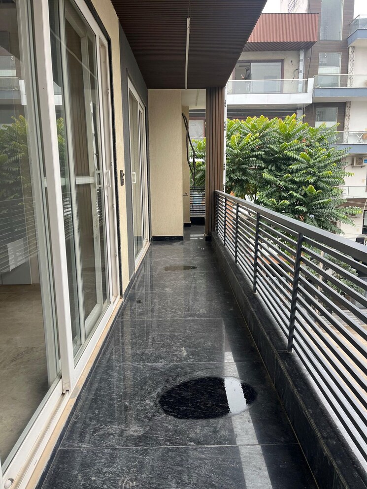 Balcony, sushant-lok-3 4 Bedroom 270 Sq.Yd. Builder Floor In Sector 57 Gurgaon 8052975