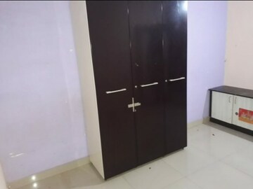 Furnished Amenities in 3 BHK Apartment at Bhind Road – for Rent