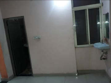 Room in 3 BHK Apartment at Bhind Road – for Rent