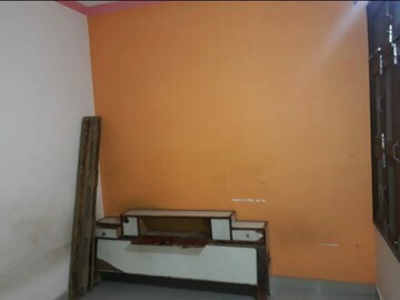 Furnished Amenities in 3 BHK Apartment at Bhind Road – for Rent