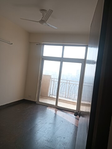 Room in 2 BHK Apartment at Mahagun Mywoods, Sector 16c Greater Noida – for Rent